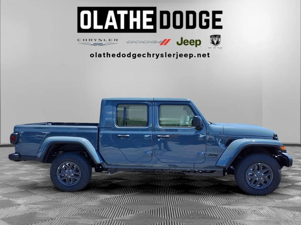 New 2026 Anvil Clear-Coat Exterior Paint Jeep Sport S image 28