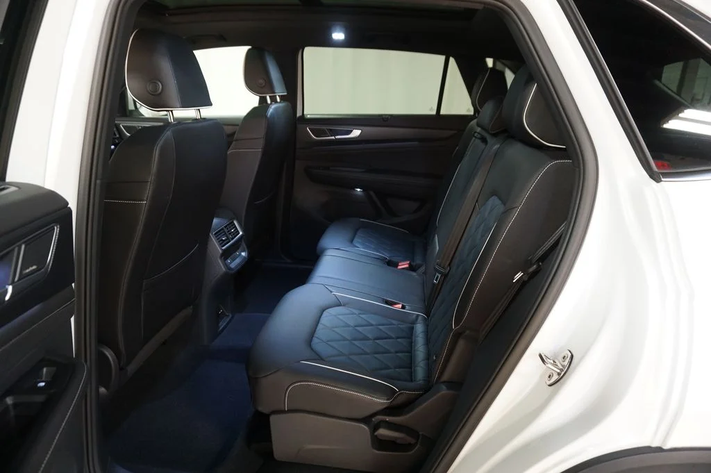 2025 Volkswagen Atlas Cross Sport SEL Premium R-LINE - Photo 15