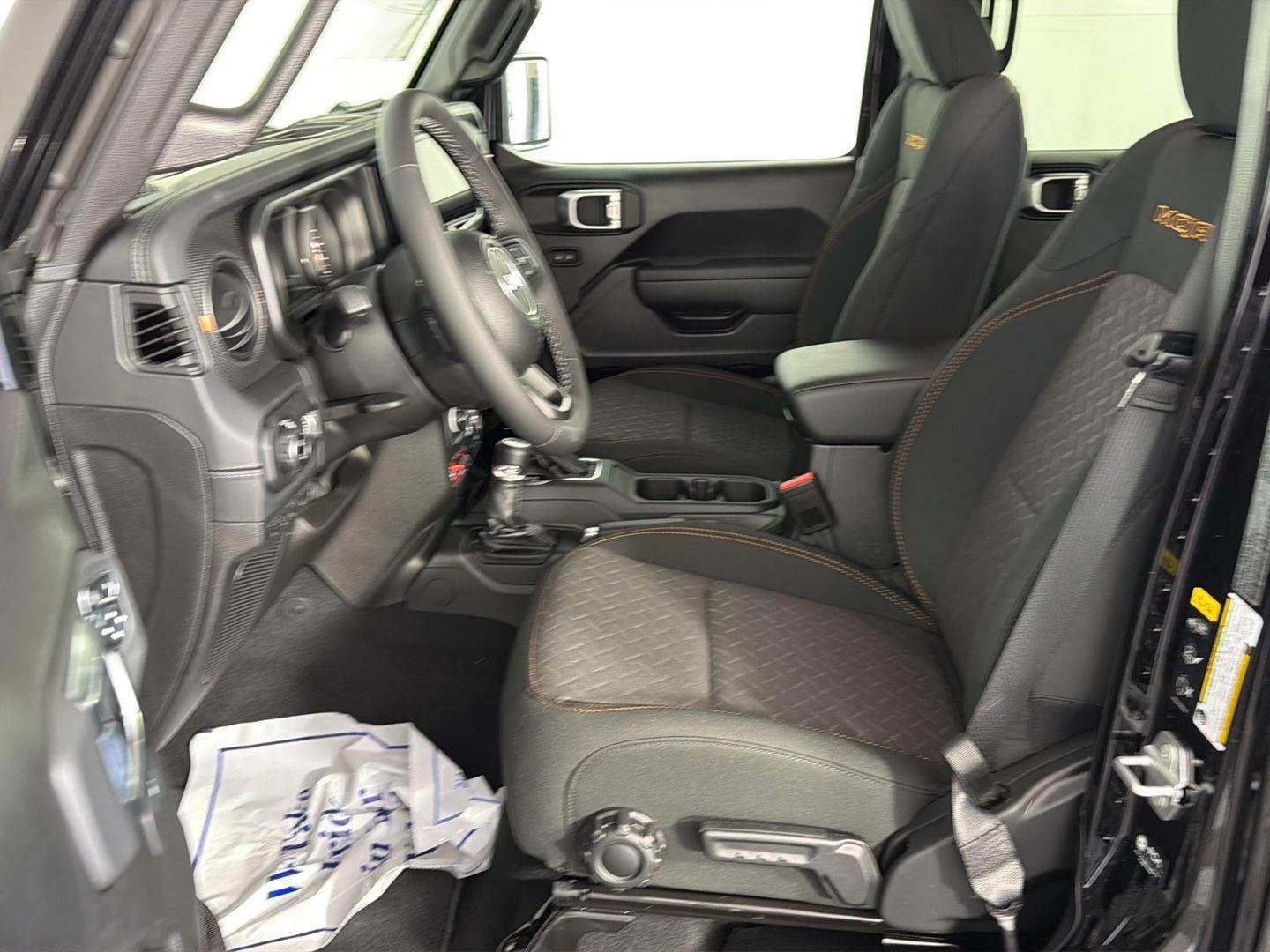 New 2026 Black Clear-Coat Exterior Paint Jeep Mojave image 10