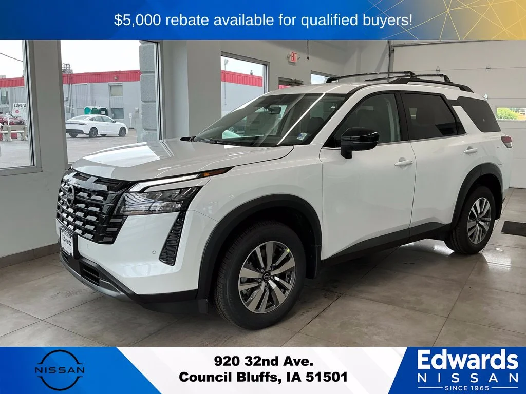 New 2026 Everest White Pearl TriCoat Nissan SL image 3