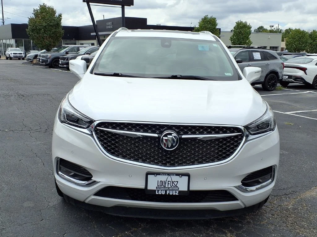 Used 2020 White Frost Tricoat Buick Avenir image 19