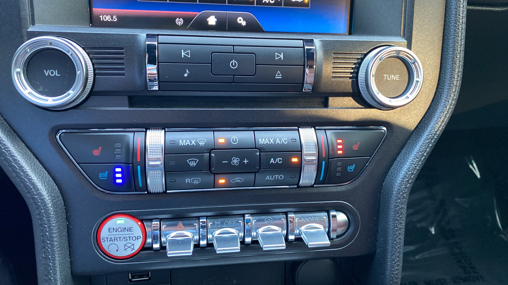 Used 2015 Black Ford GT Premium image 18