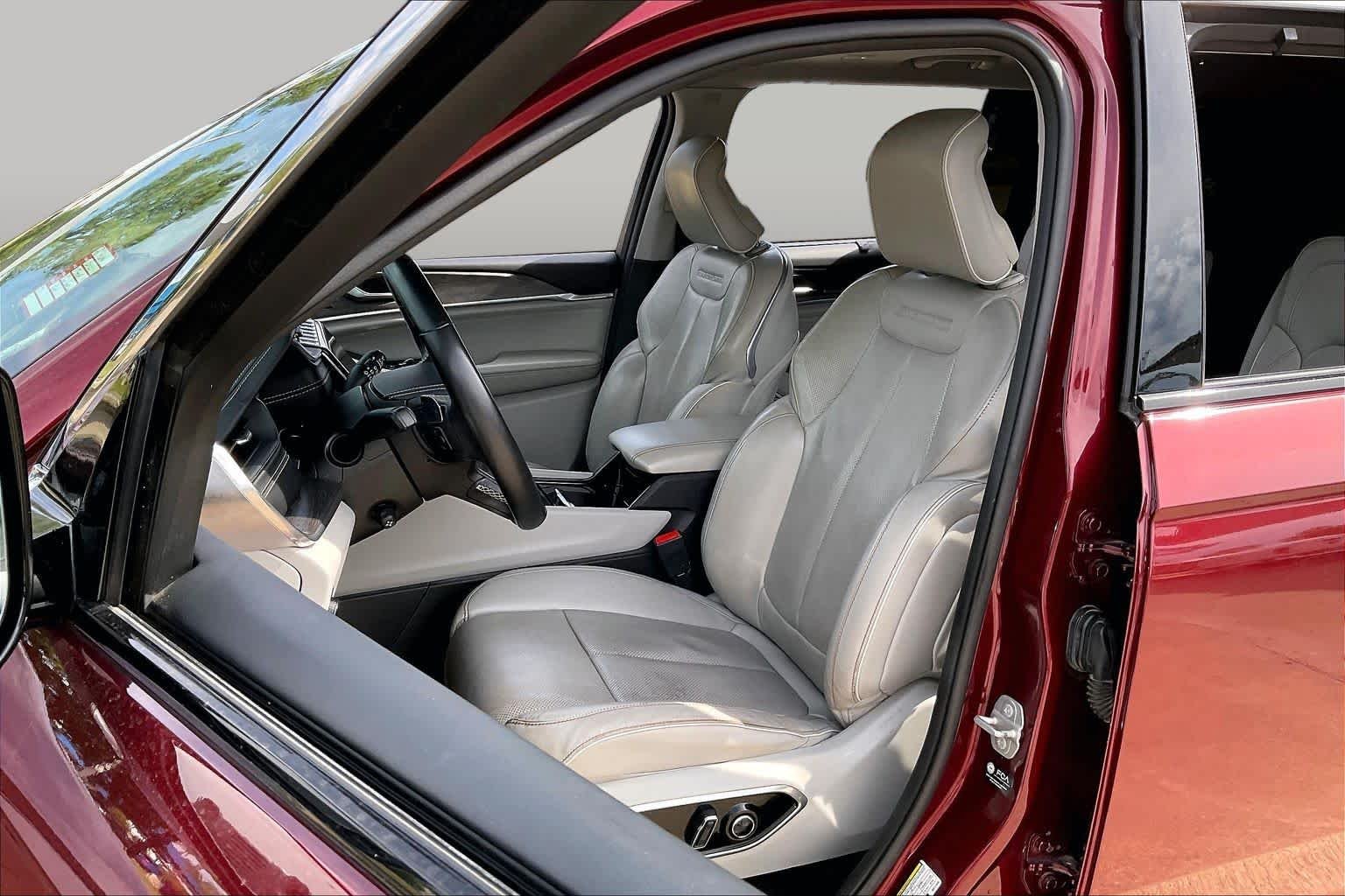 Used 2021 Velvet Red Pearlcoat Jeep Overland image 8