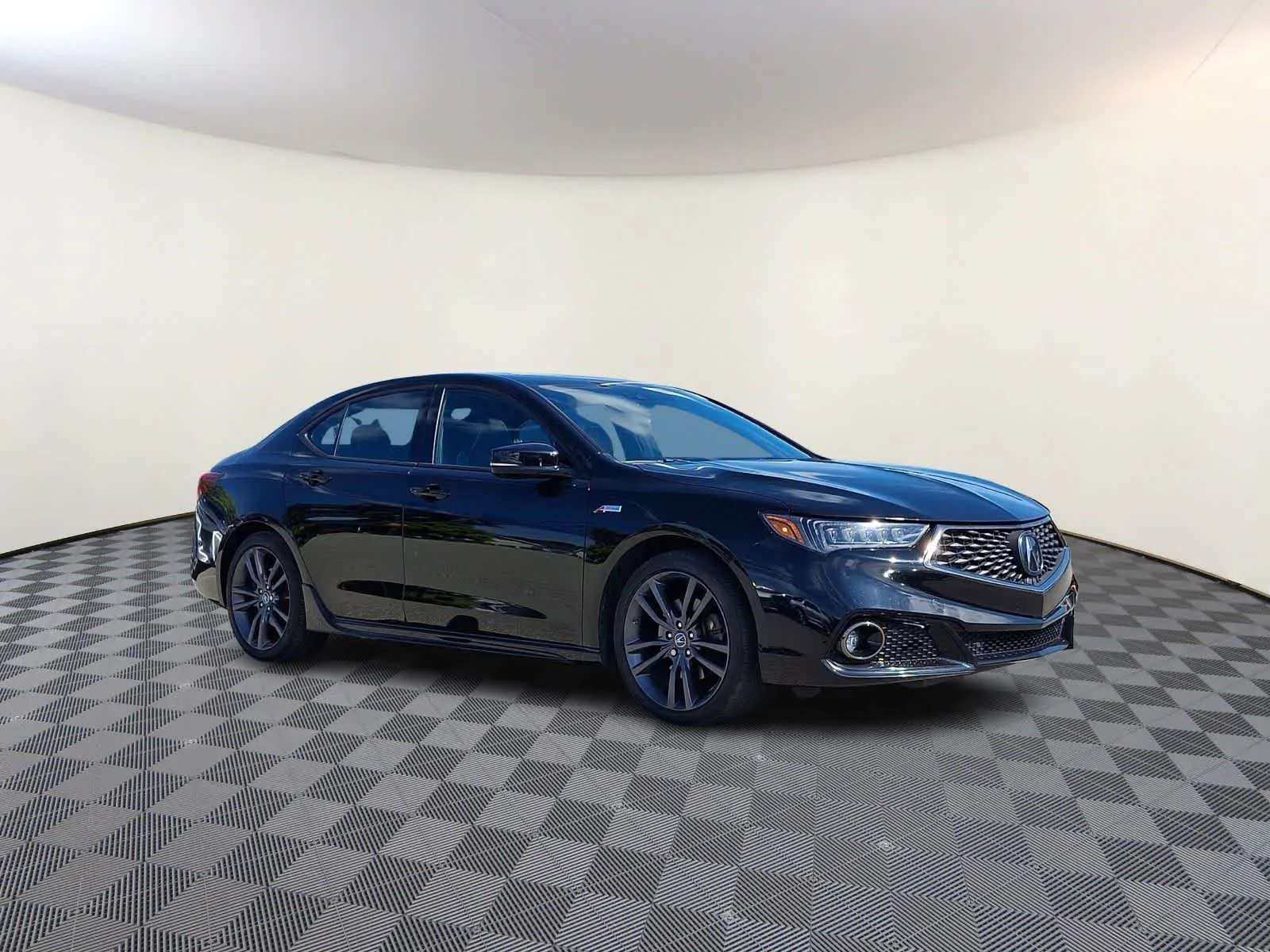 Used 2018 Black Acura  image 4