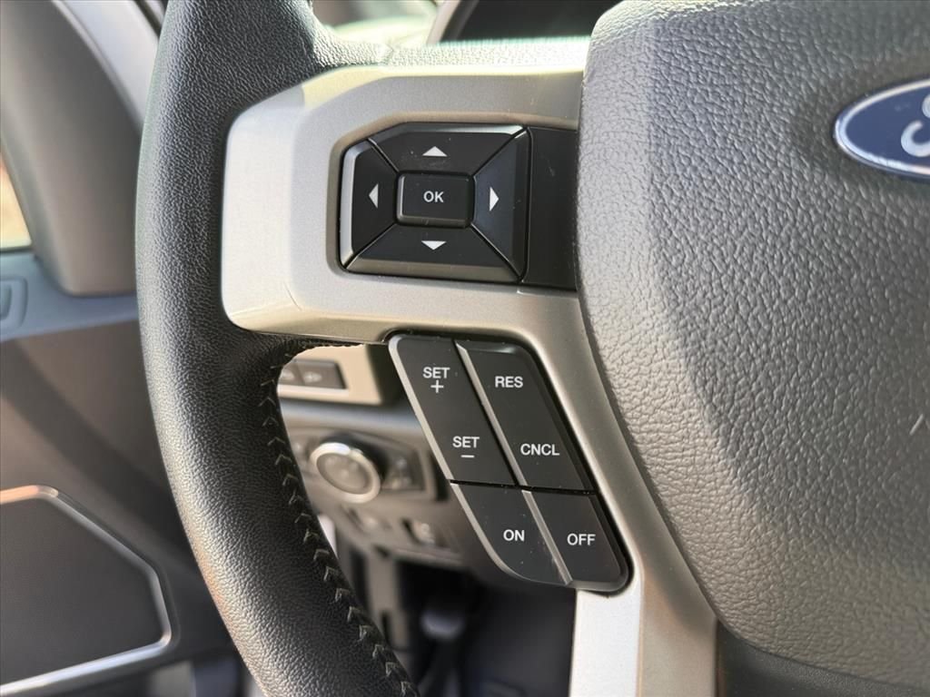 Used 2020 White Ford Lariat image 27