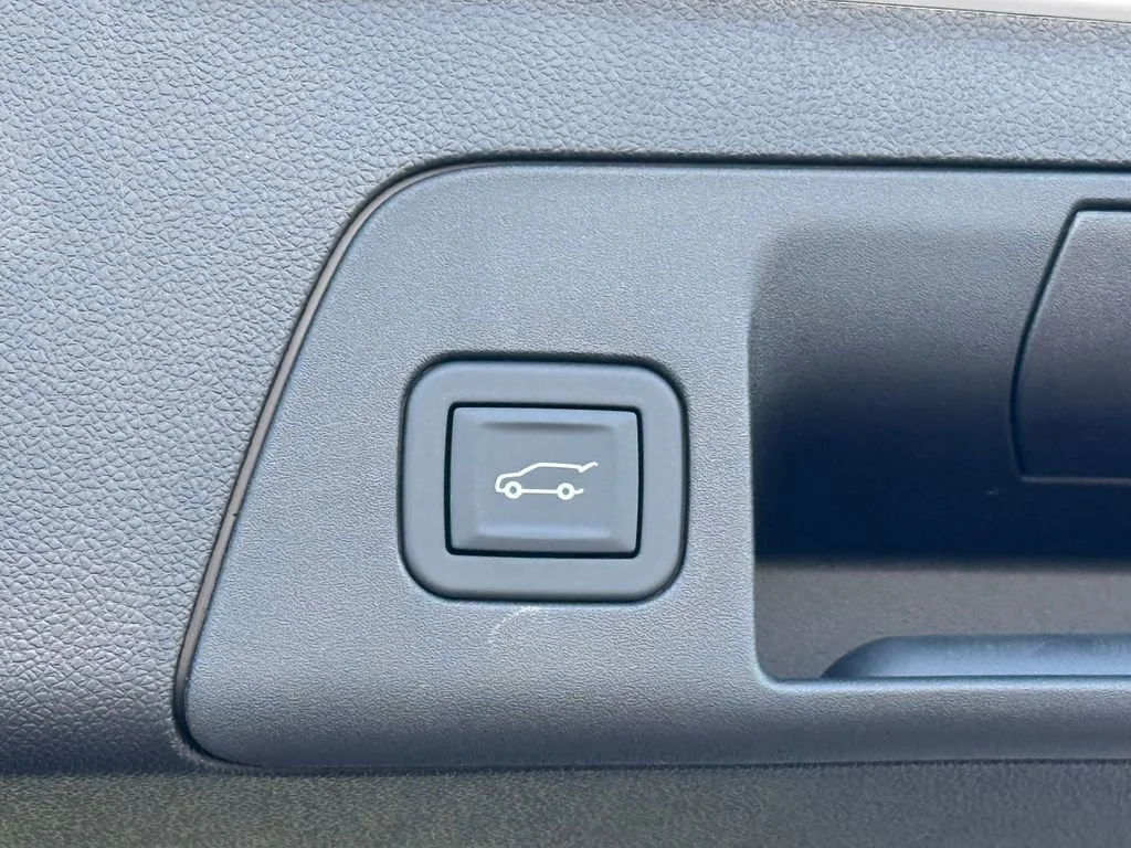 New 2026 Summit White Buick Preferred image 36