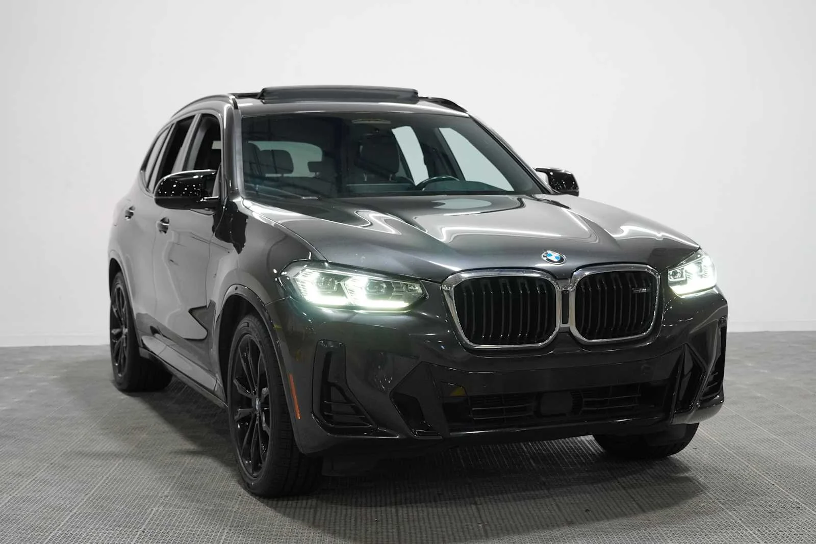 Used 2022 Dark Graphite Metallic BMW M40i image 3