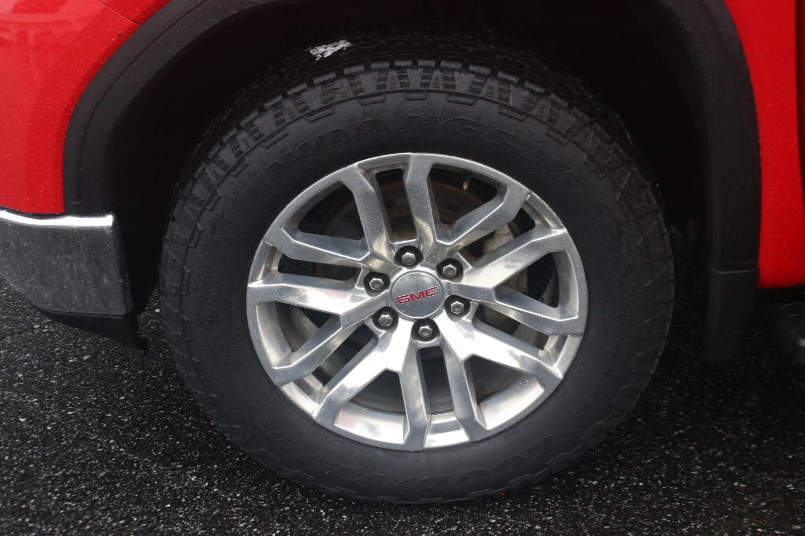Used 2019 CARDINAL RED GMC SLT image 45