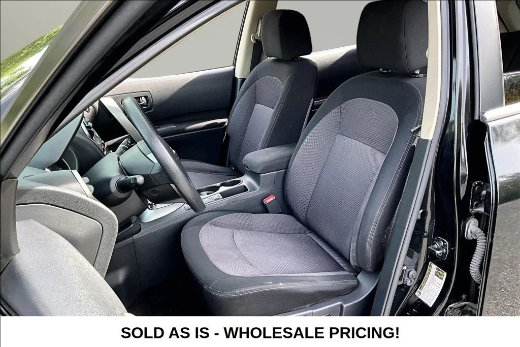 Used 2013 Black Nissan SV image 24
