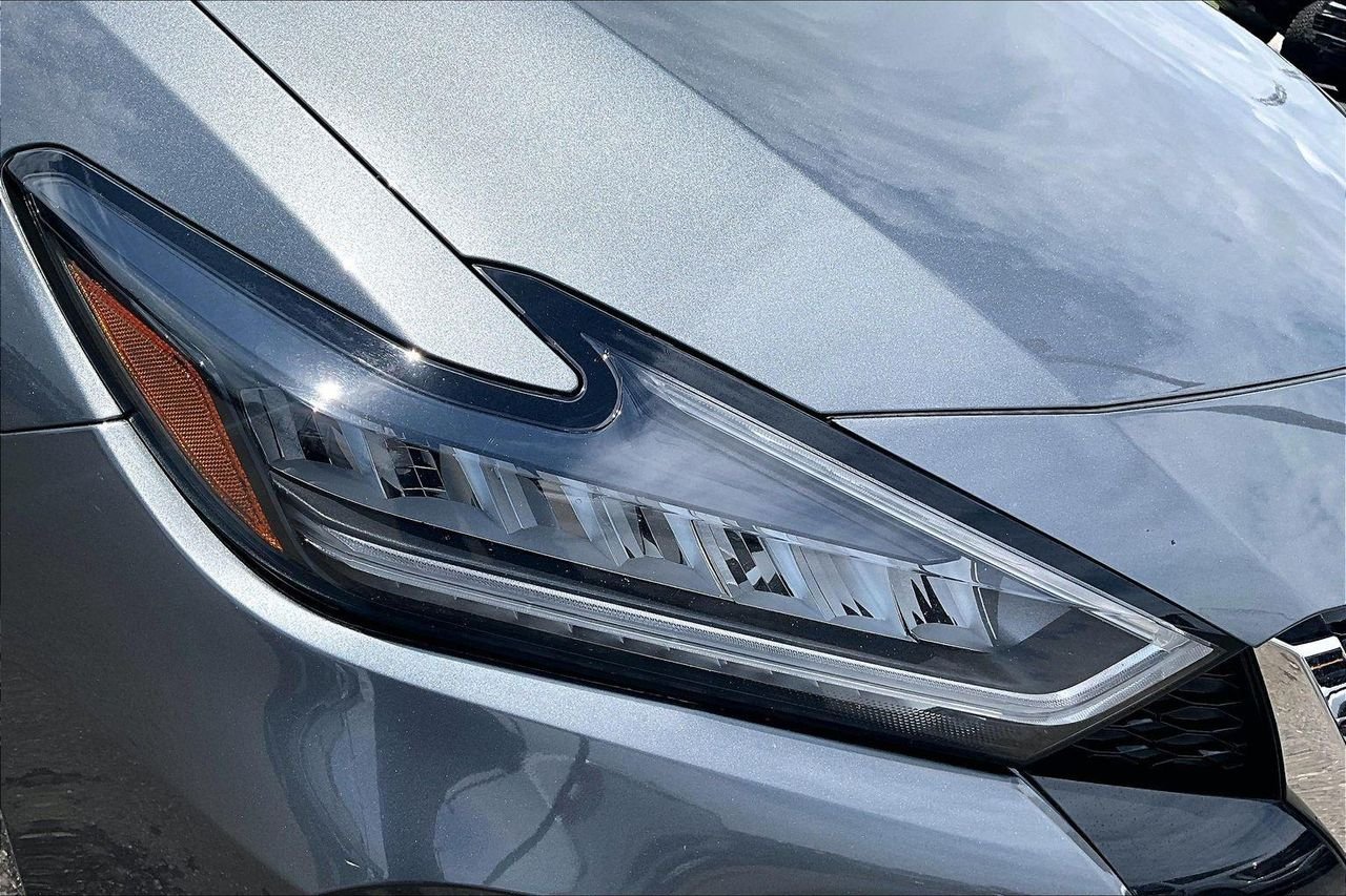Used 2023 Gun Metallic Nissan SL image 33