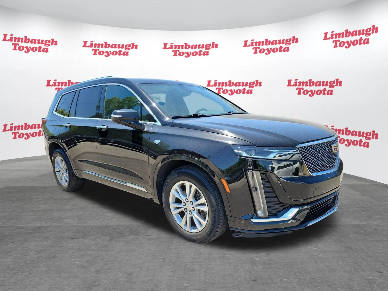 Used 2023 Stellar Black Metallic Cadillac FWD Luxury image 19