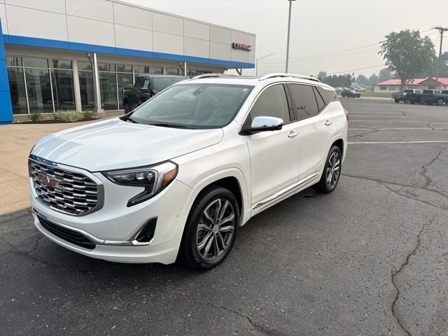 Used 2020 White GMC Denali image 2
