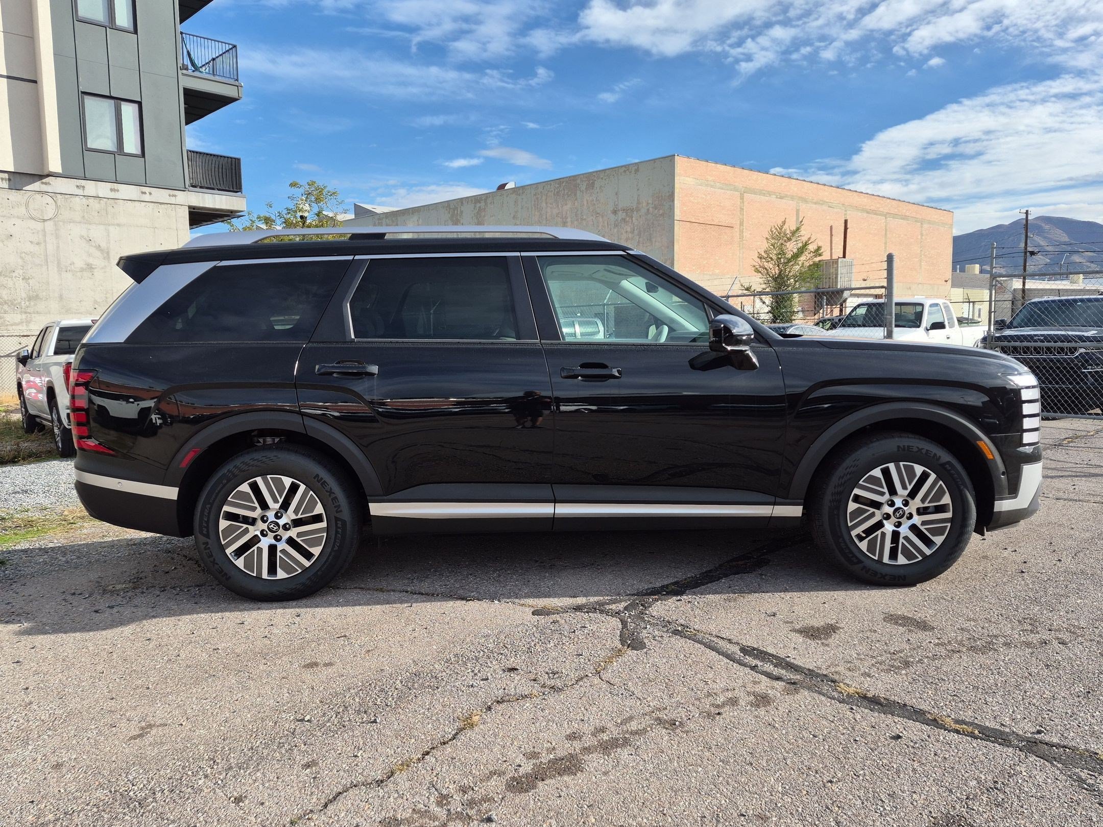 New 2026 Abyss Black Pearl Hyundai SEL Premium 8P image 2