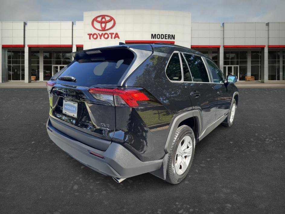 Used 2020 Midnight Black Metallic Toyota XLE image 5