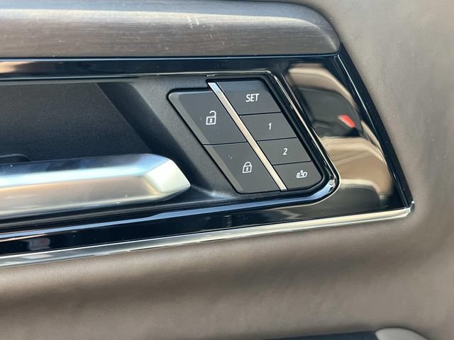 2026 GMC Yukon XL Denali Ultimate - Photo 17