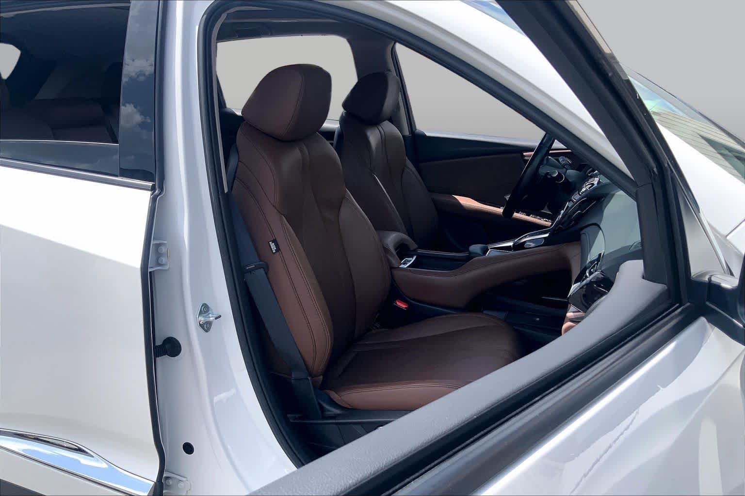 Used 2024 Platinum White Pearl Acura w/Technology Package image 9
