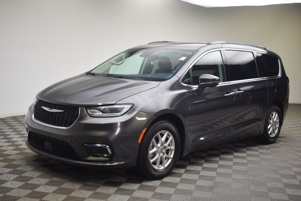 Used 2022 Gray Chrysler Touring L image 2