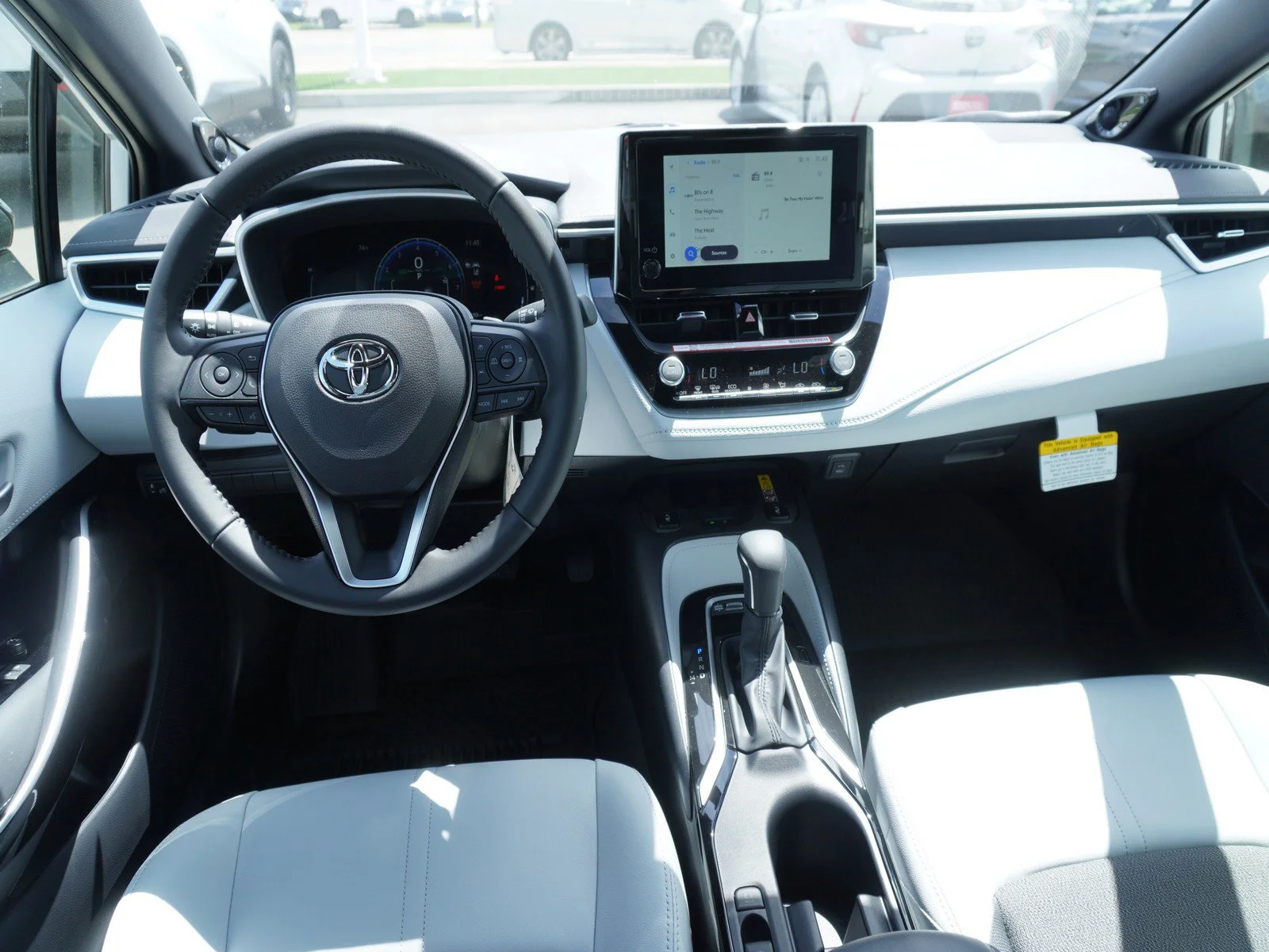 New 2026 Wind Chill Pearl/Midnight Black Metallic Toyota XSE image 2