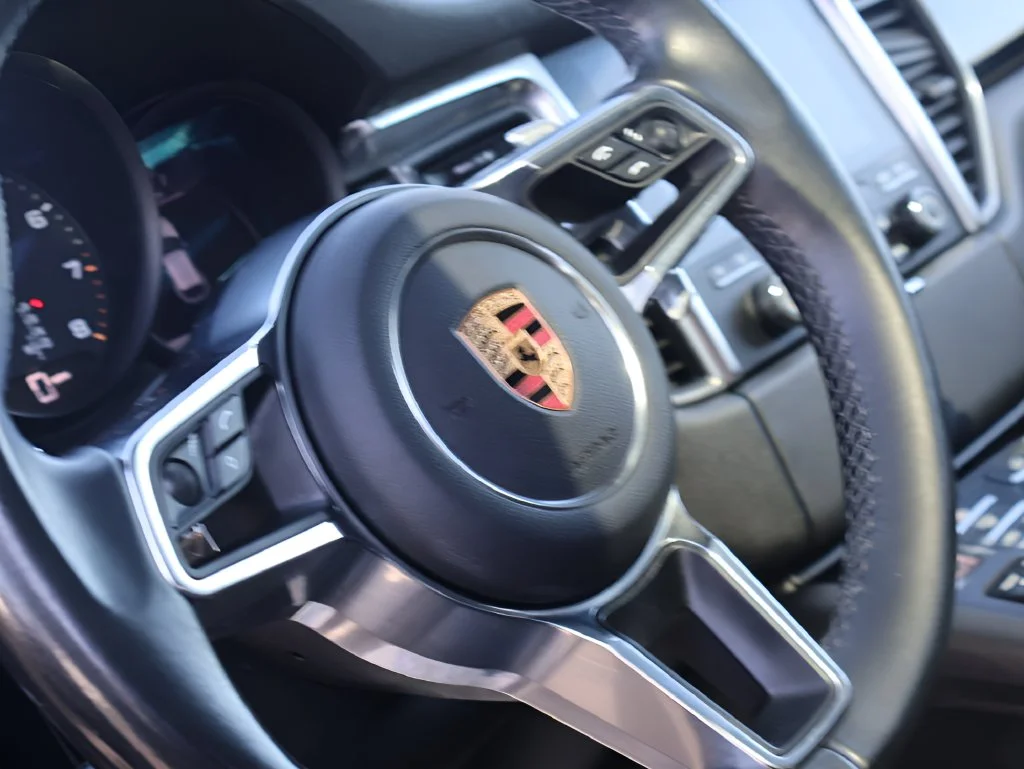 Used 2018  Porsche Base image 23