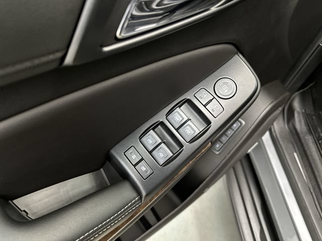 Used 2020 SATIN STEEL METALLIC Chevrolet LT image 18