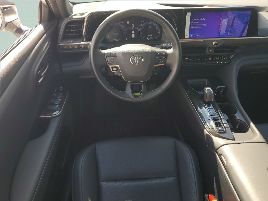 Used 2025 White Toyota XLE image 12