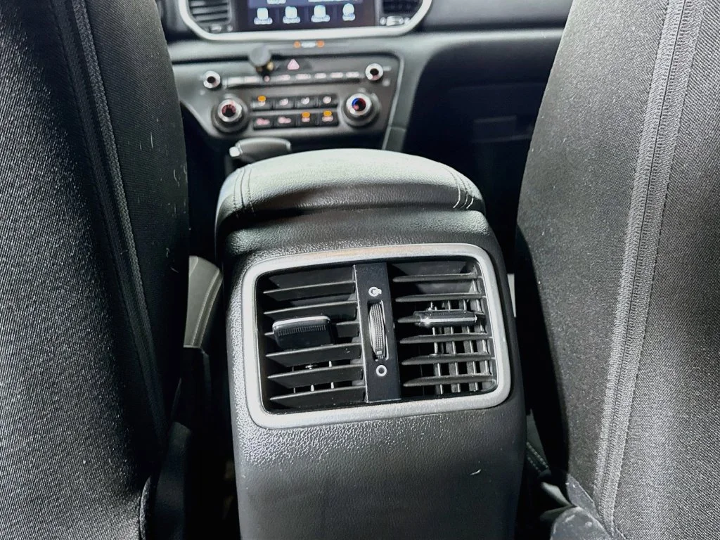 Used 2022 White Kia LX image 29