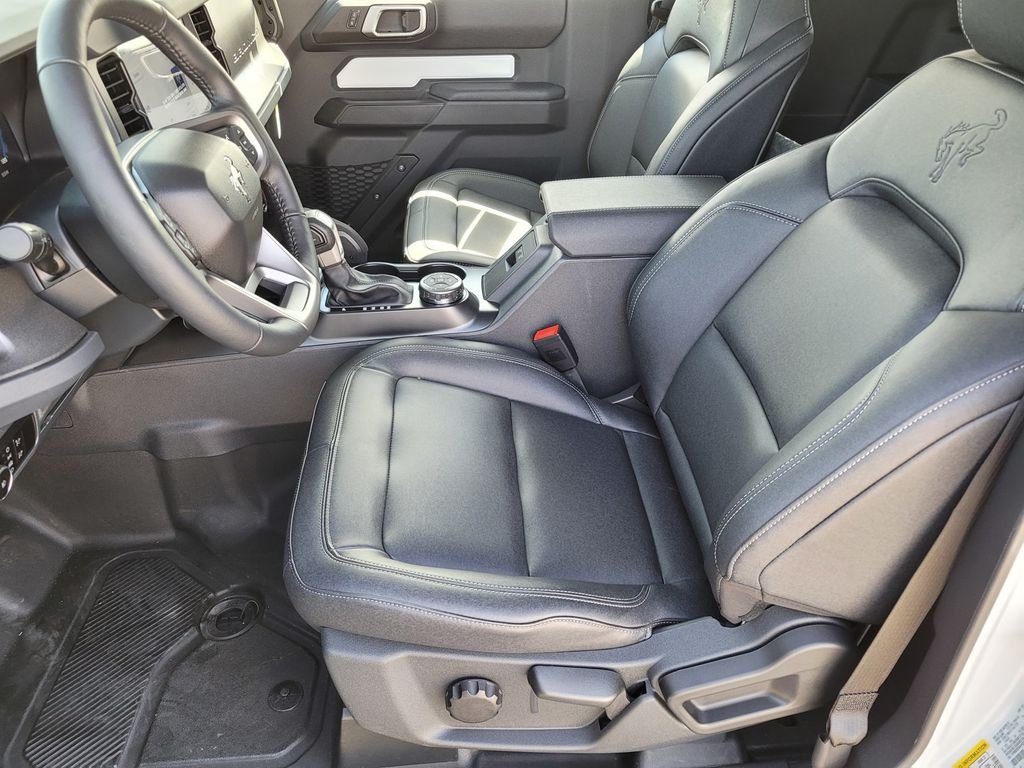 New 2026 Oxford White Ford Badlands® image 7