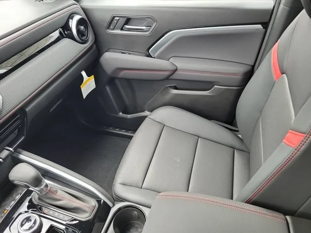 New 2026 Black Chevrolet Z71 image 32