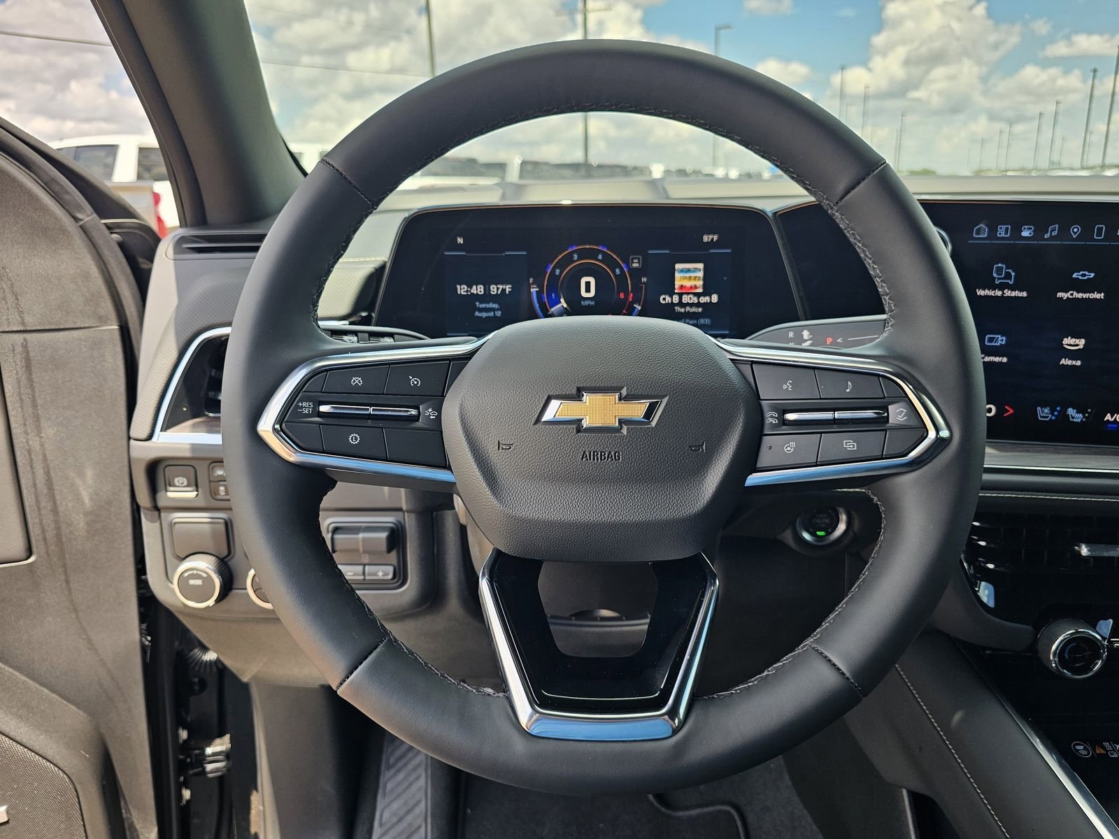 2025 Chevrolet Suburban Premier - Photo 25