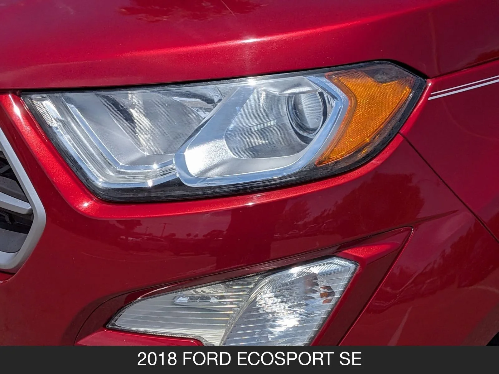 Used 2018 Ruby Red Metallic Ford SE image 10