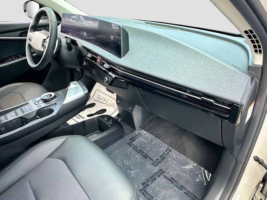 Certified Used 2024  Kia Light image 28