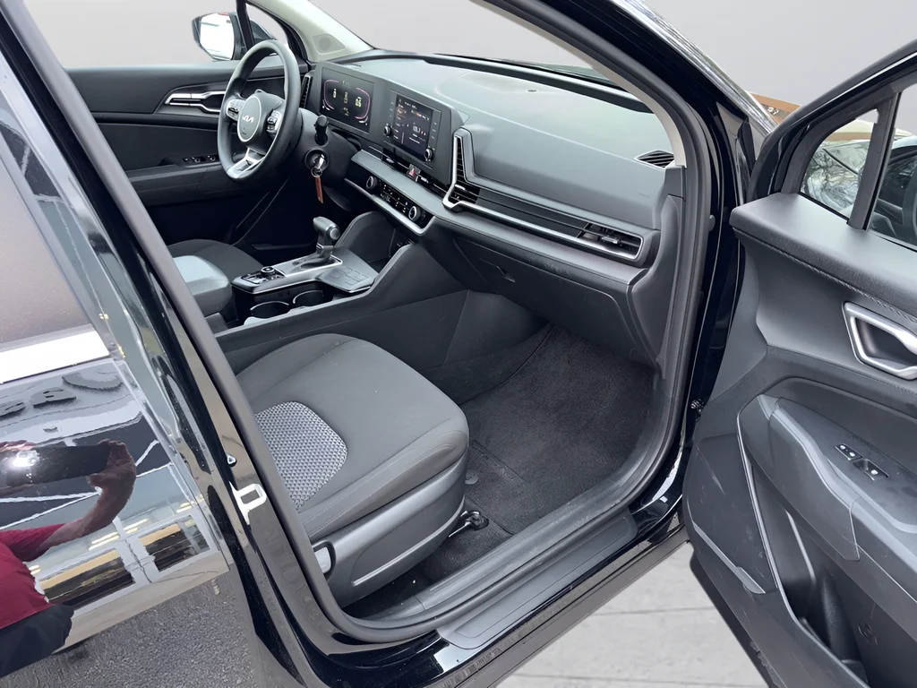 2025 Kia Sportage LX - Photo 37