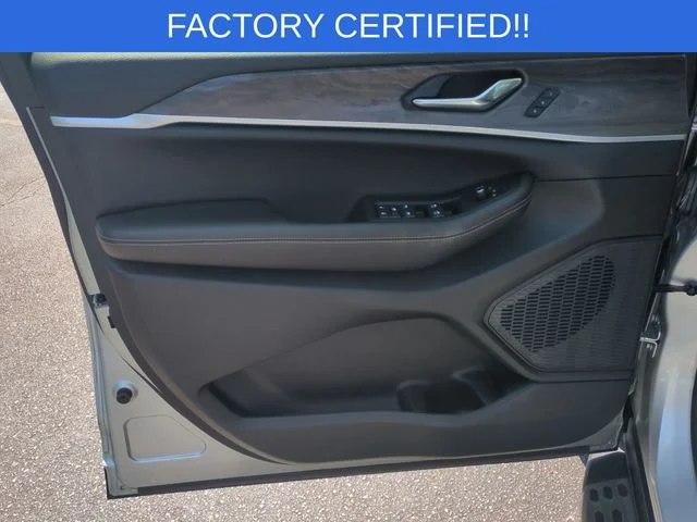 Used 2023 Silver Jeep Limited image 12