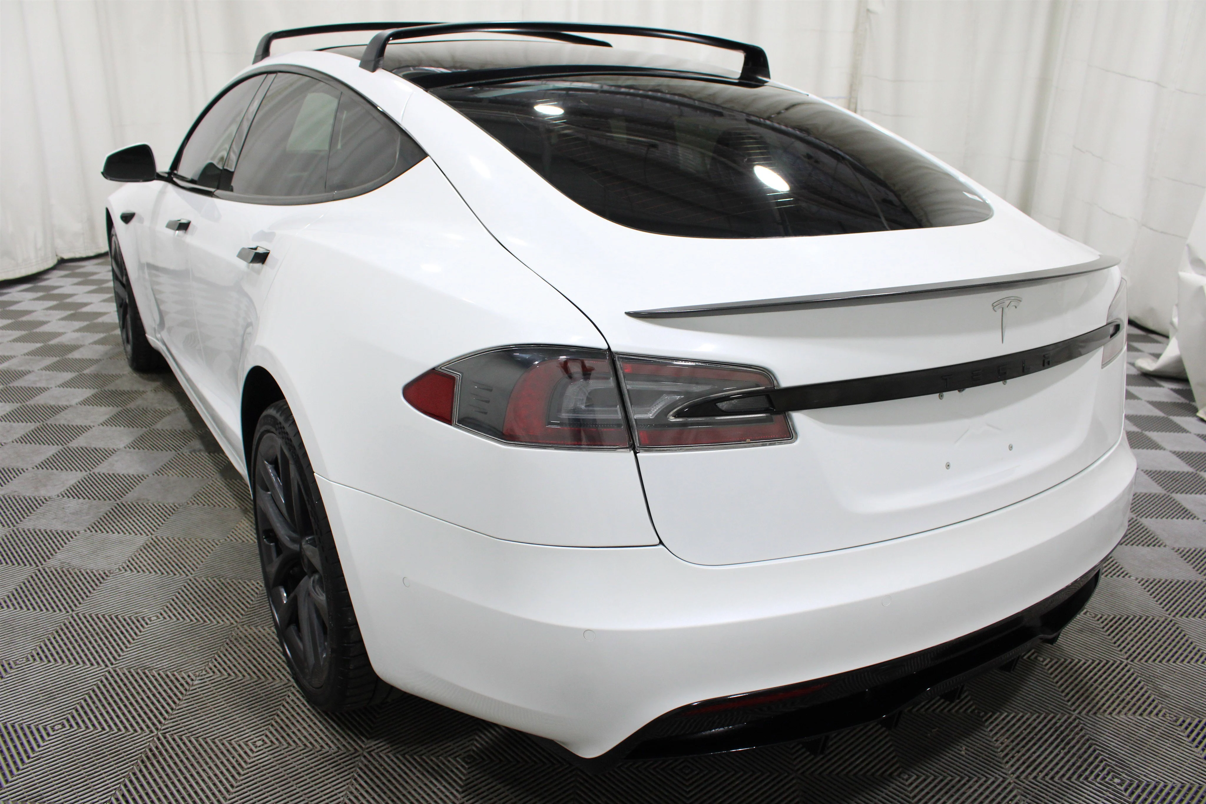 Used 2021 Pearl White Multi-Coat Tesla Plaid image 26