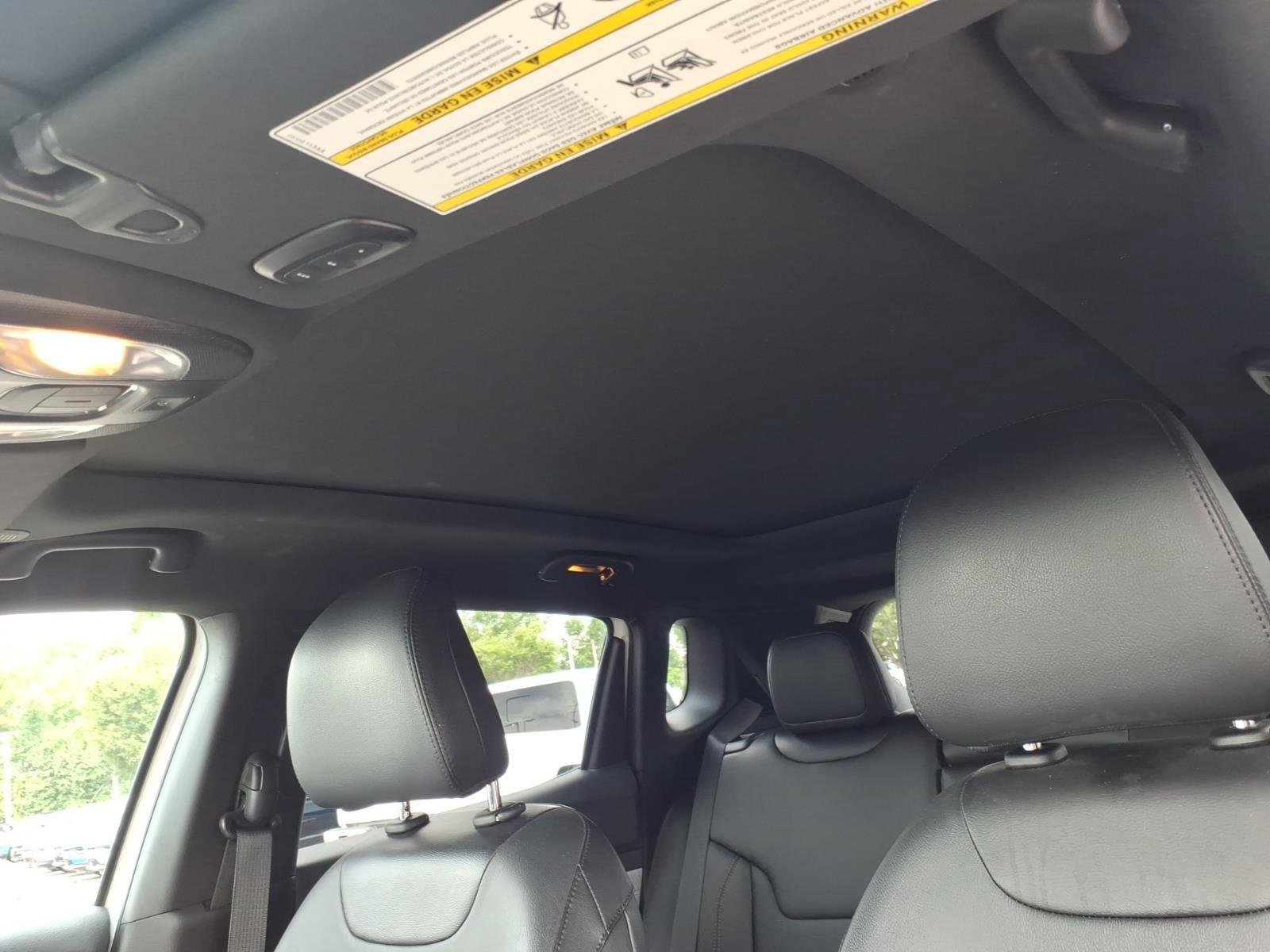 Used 2023 Bright White Clearcoat Jeep Latitude Lux image 6