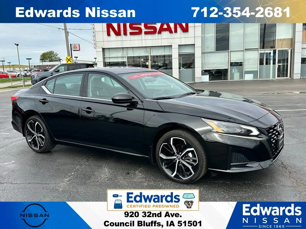 2024 Nissan Altima 2.5 SR's photo