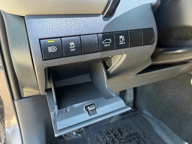 2021 Toyota Camry SE - Photo 13