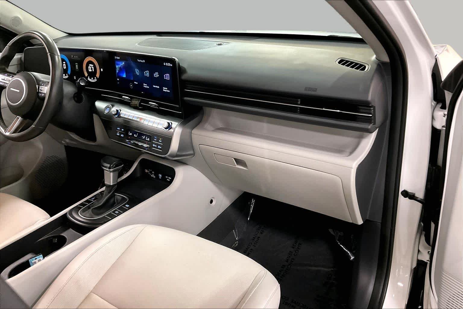 Used 2024 Atlas White Hyundai SEL image 18