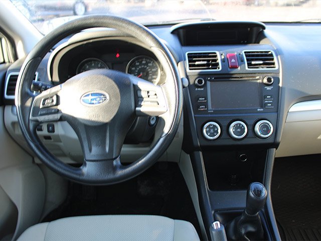 Used 2015 Green Metallic Subaru 2.0i image 10