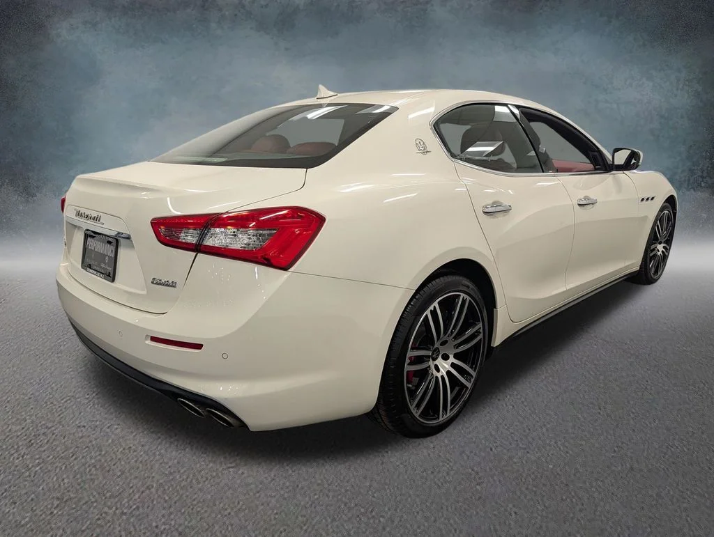 Used 2019  Maserati  image 4
