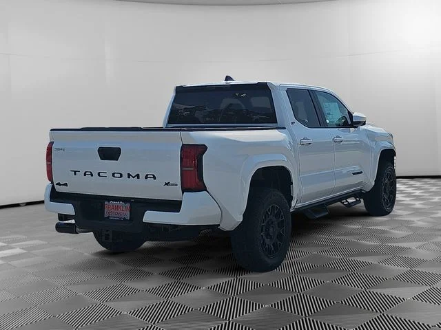 New 2026 Ice Cap Toyota SR5 image 4