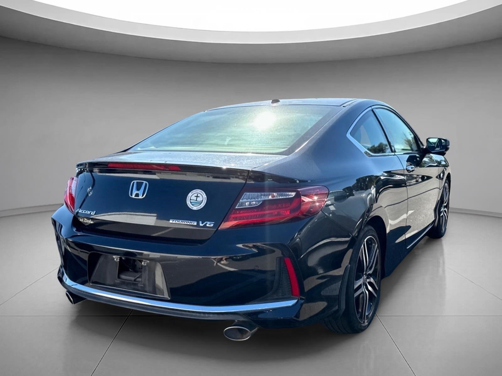Used 2017 Crystal Black Pearl Honda Touring image 13