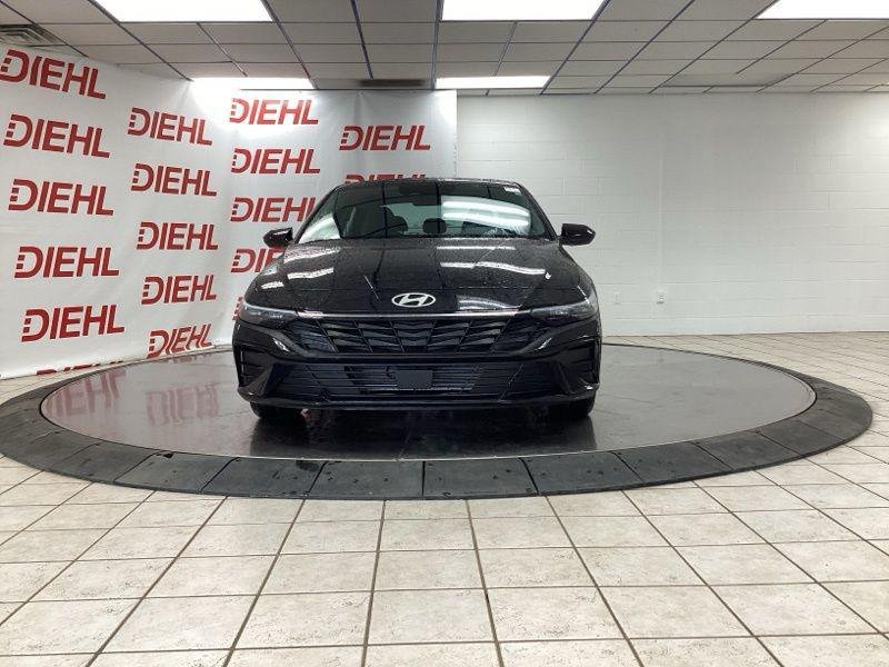 New 2026 Black Hyundai SEL Sport image 2