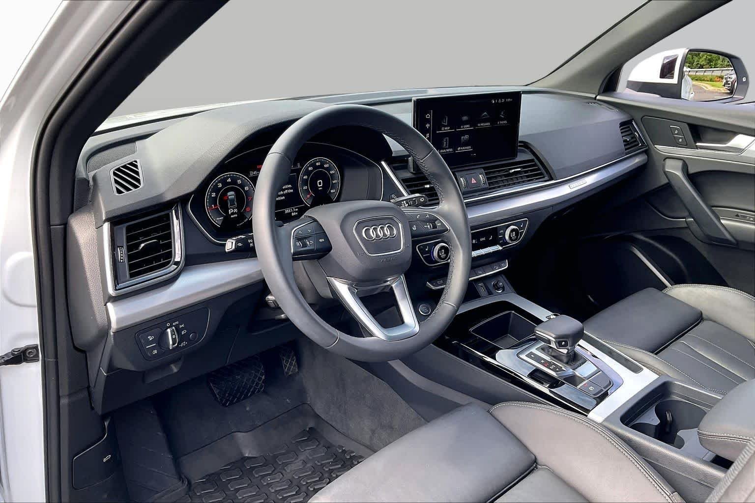 Used 2025 Glacier White Metallic Audi S line Premium image 17