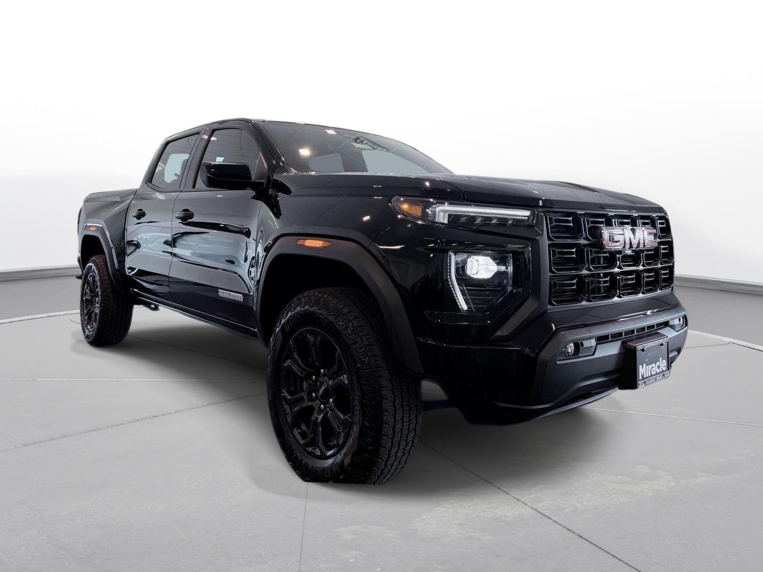 Used 2025 Onyx Black GMC Elevation image 10
