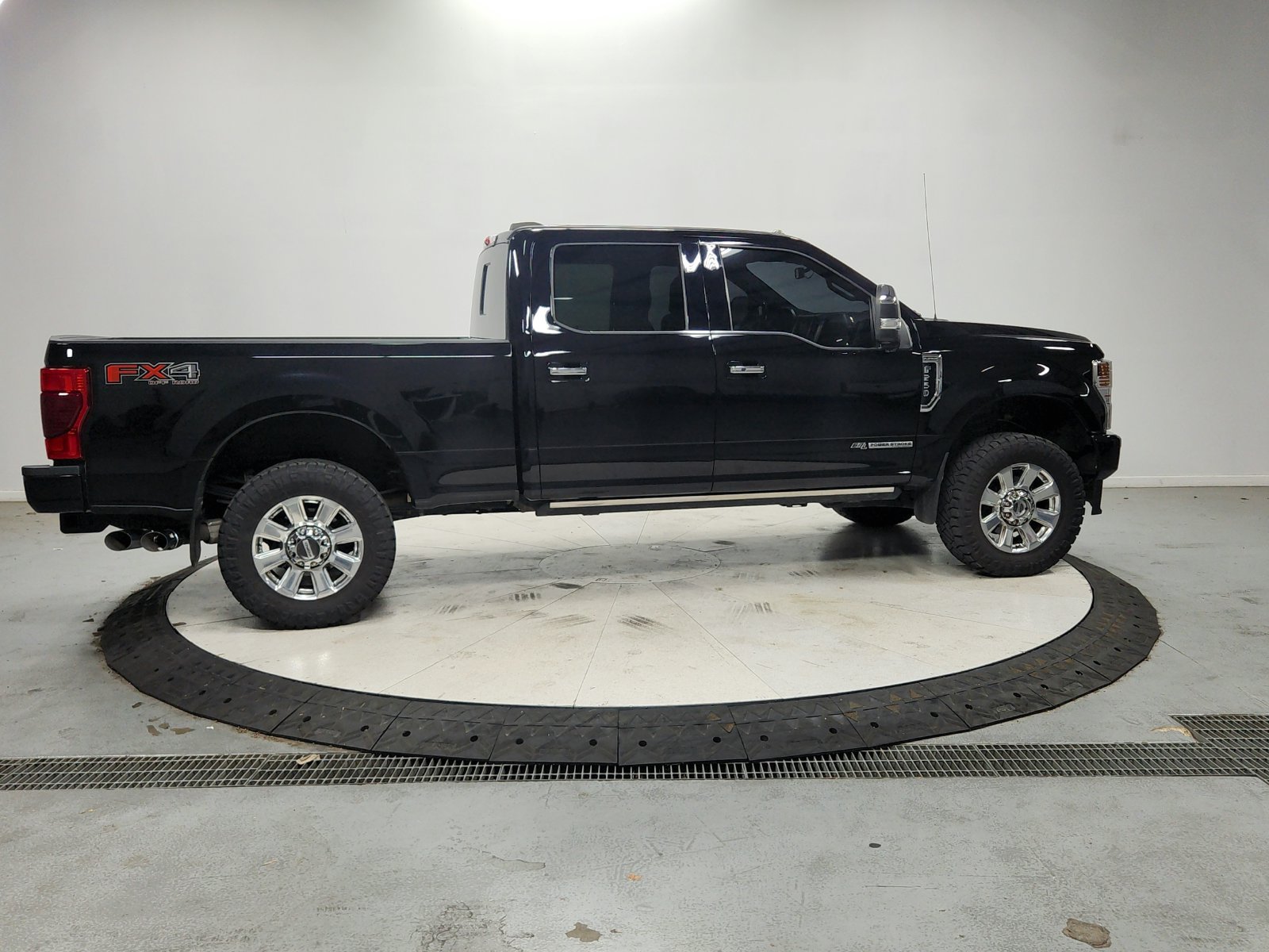 Used 2020 Black Ford Platinum image 9