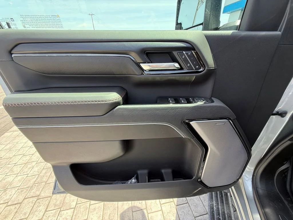 New 2026 Sterling Metallic GMC AT4X image 30
