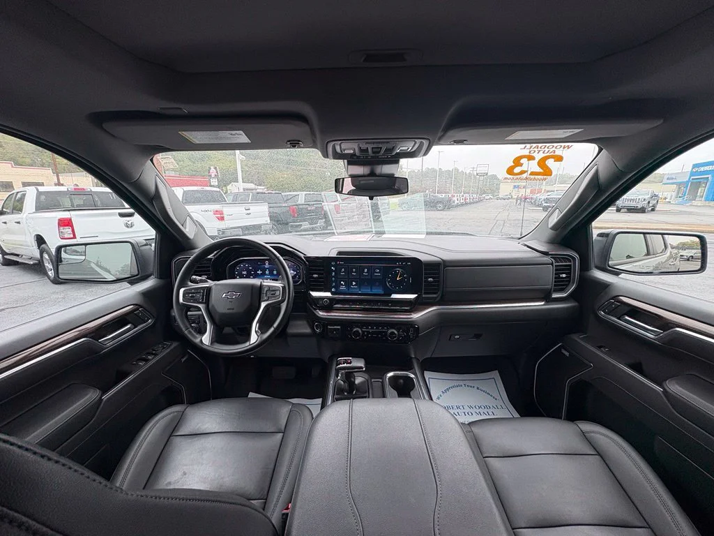 Used 2023 STERLING GRAY METALLIC Chevrolet RST image 21