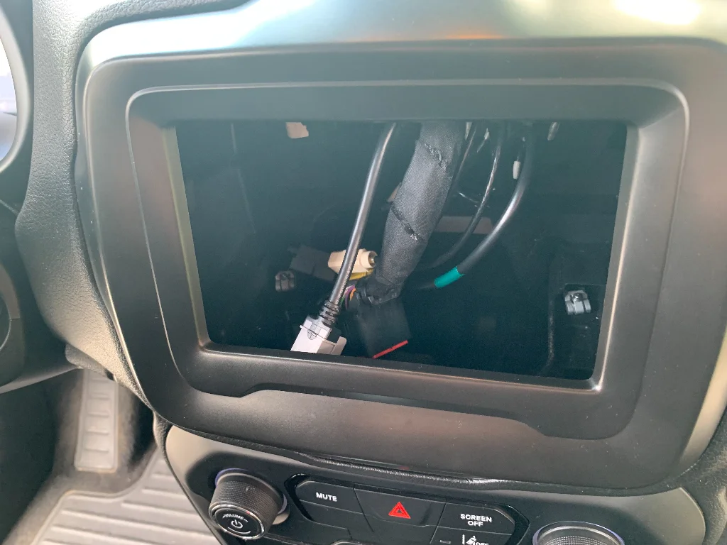 Used 2021 Black Clearcoat Jeep Latitude image 19