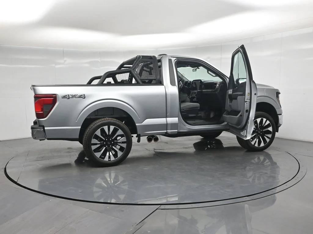 Used 2024 Silver Ford XL image 3